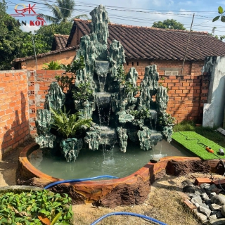 Quân Koi - Thiết Kế Thi Công Hòn Non Bộ